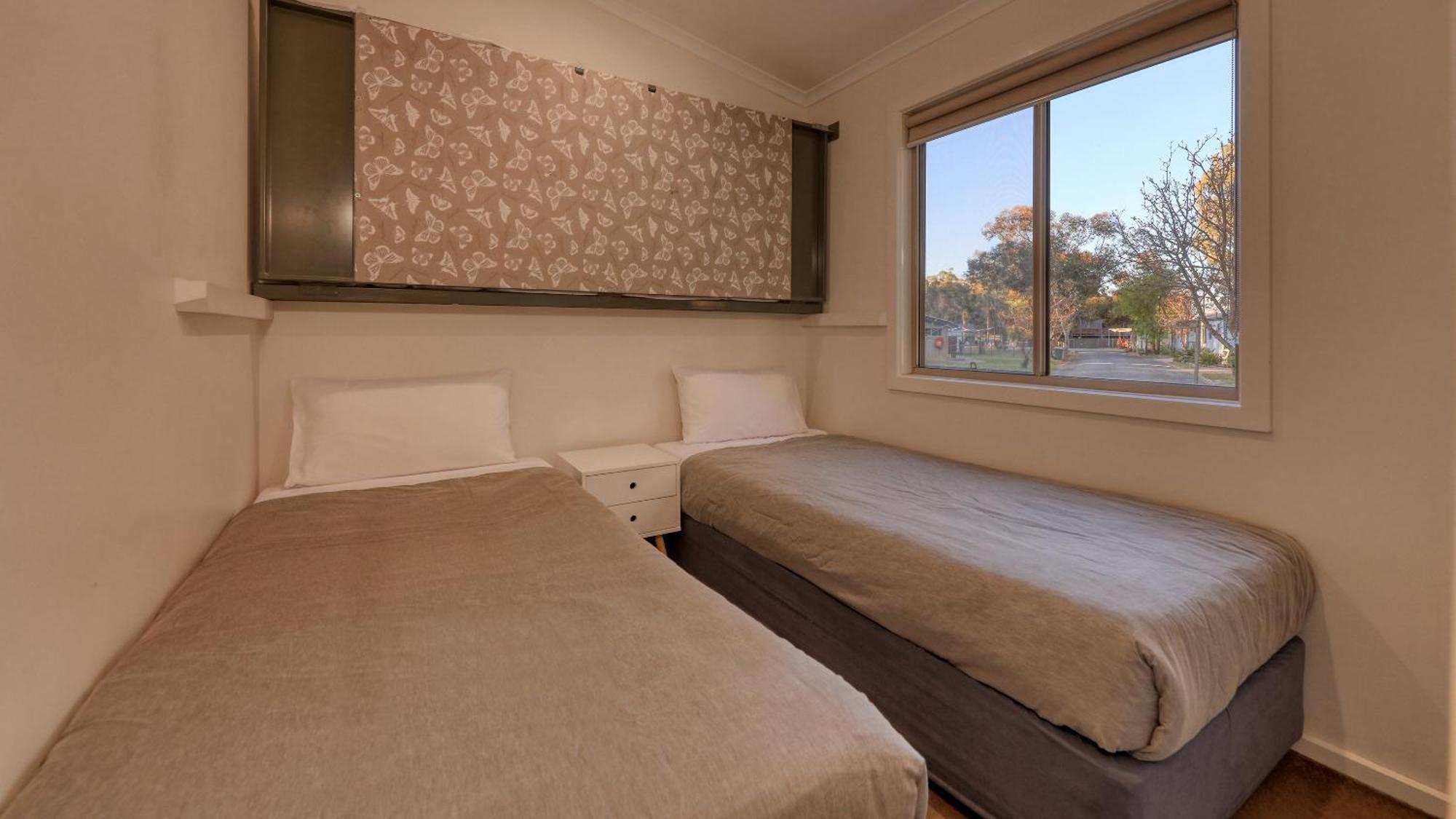 Deniliquin Riverside Caravan Park Екстер'єр фото