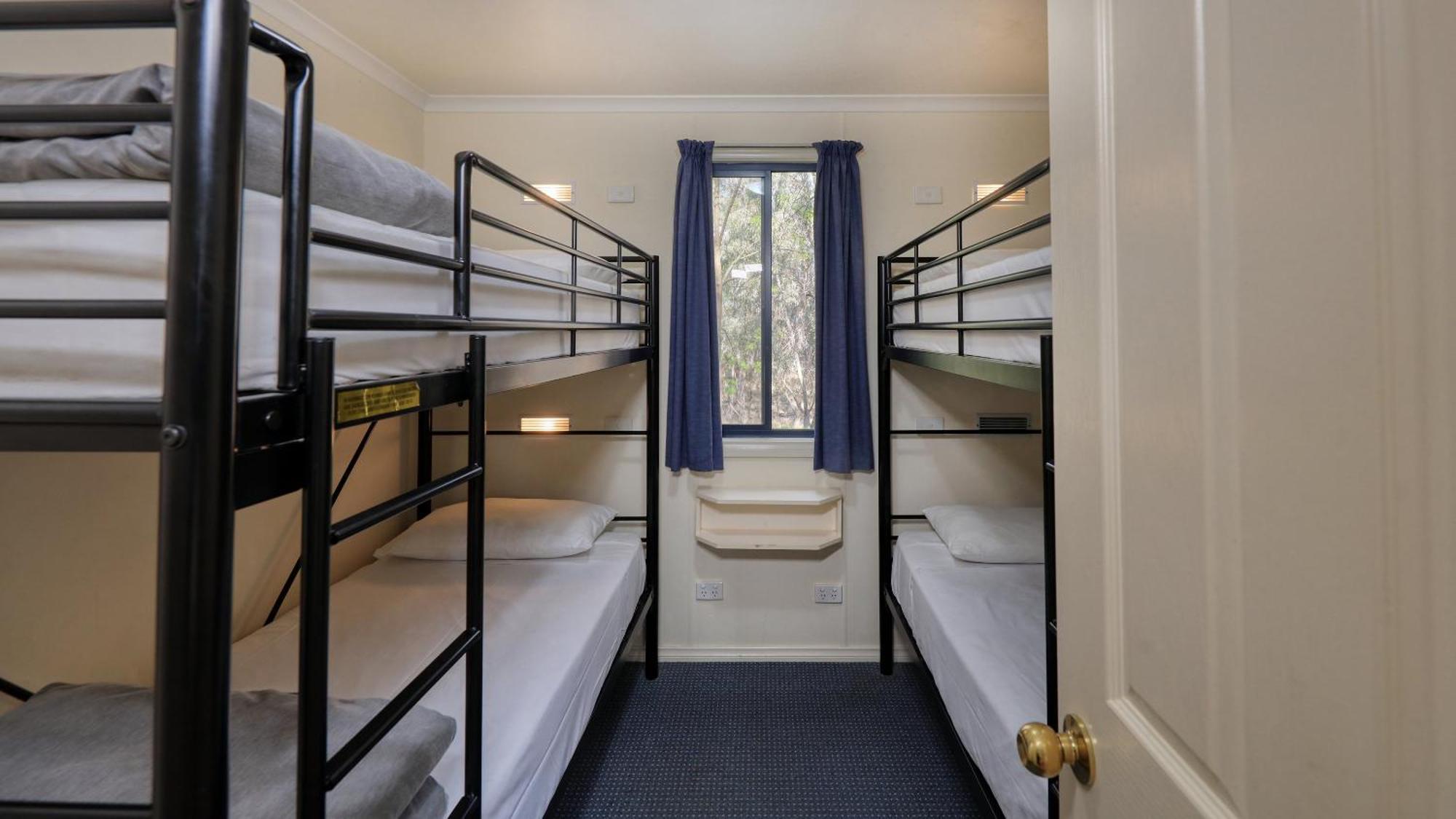 Deniliquin Riverside Caravan Park Екстер'єр фото