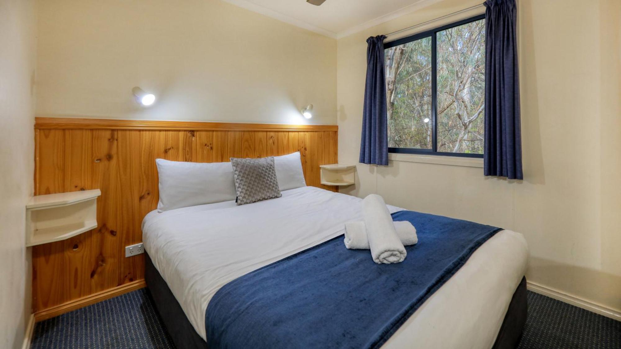 Deniliquin Riverside Caravan Park Екстер'єр фото