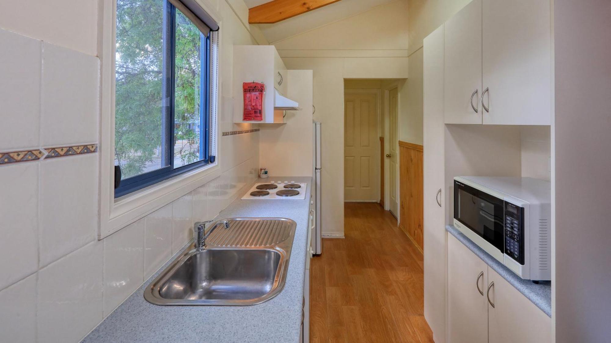 Deniliquin Riverside Caravan Park Екстер'єр фото