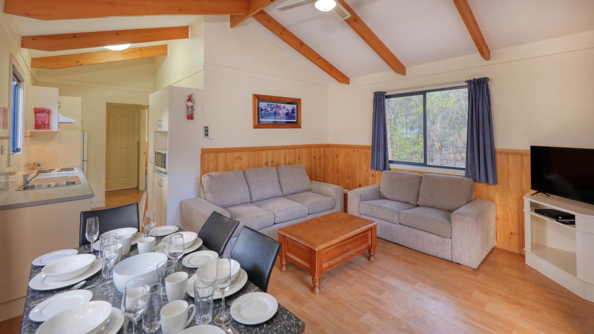 Deniliquin Riverside Caravan Park Екстер'єр фото