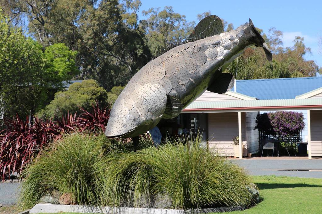 Deniliquin Riverside Caravan Park Екстер'єр фото
